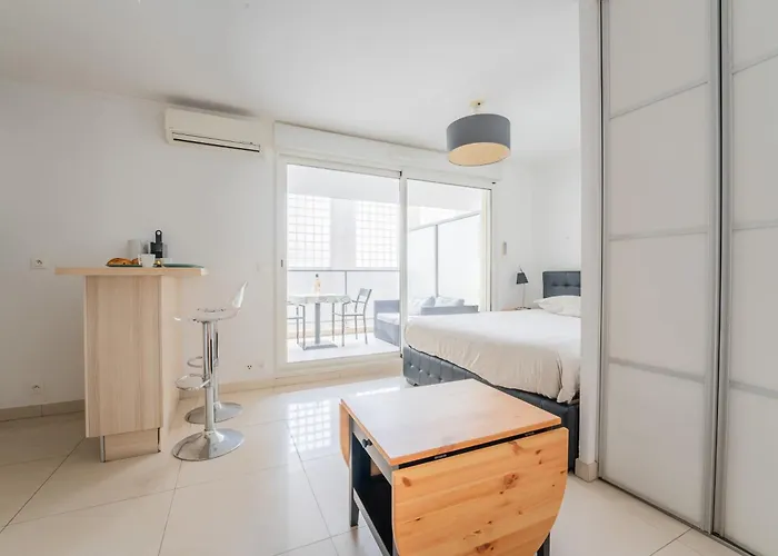Joli Centre Apartment *